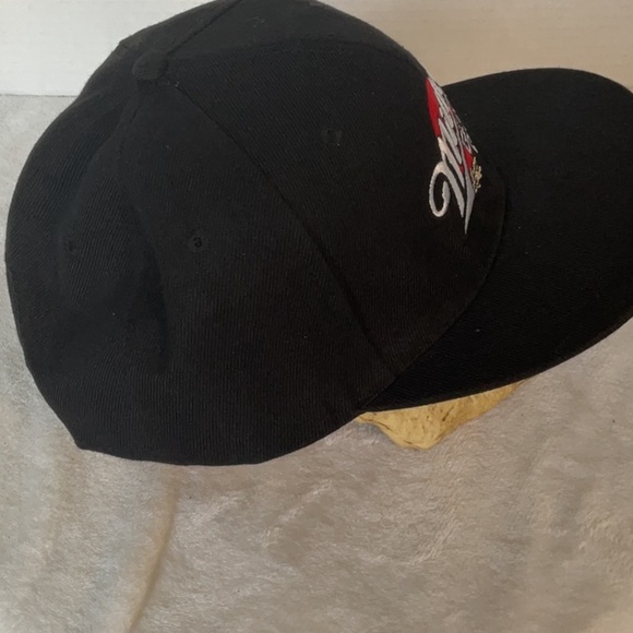 Black and Red Snapback Hat - Picture 2 of 4